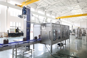 Chaîne de production automatique 2026 pour le lavage, le remplissage et le bouchage de bouteilles d'<span class=keywords><strong>eau</strong></span> pure de 5L et 10L, et de bidons en PEHD - Product Image 2