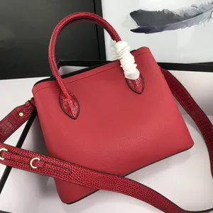 Hot sale fashion designer ladies shoulder bag Factory custom classy genuine leather women handbags 2019