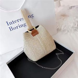 Sac à cordon minimaliste en cuir véritable, pochette en cuir de vachette cousue à la main avec style vintage réglable, artisanal - Product Image 3