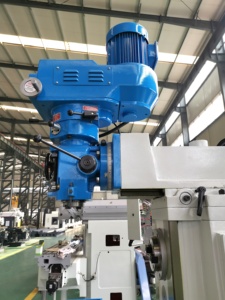 Fraiseuse universelle professionnelle à grande échelle XL6336 fraisage des métaux perçage CNC tourelle automatique fraiseuse universelle - Product Image 4