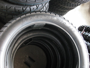 Neumático de motocicleta al por mayor en línea 130/80/17 150/70/17 <span class=keywords><strong>Neumáticos</strong></span> Motocicleta - Product Image 4