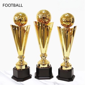 Trofeo in Metallo Dorato con Sfera in Cima (Calcio/Pallacanestro/Pallavolo), Coppa Premio per Campionati Sportivi, Trofeo Personalizzabile per Leghe - Product Image 3