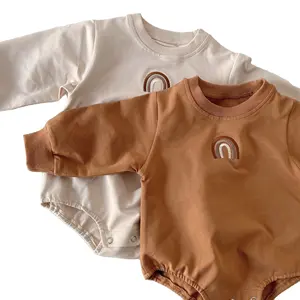 2023 invierno nuevo mameluco de bebé para niños red rojo bebé enredadera bordado envoltura inferior ropa para niños mamelucos