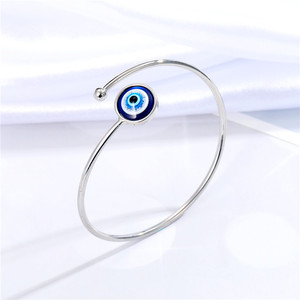Bracciale a Polsino Aperto con Ciondolo Occhio Turco <span class=keywords><strong>Grande</strong></span> Portafortuna Placcato Oro e Argento alla Moda per Donna - Product Image 4