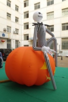 Jack Skellington gonflable géant sur citrouille pour Halloween, publicité gonflable durable