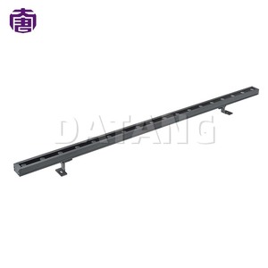 Projecteur LED linéaire extérieur étanche en aluminium pour façade de bâtiment - Offre Spéciale - Product Image 1