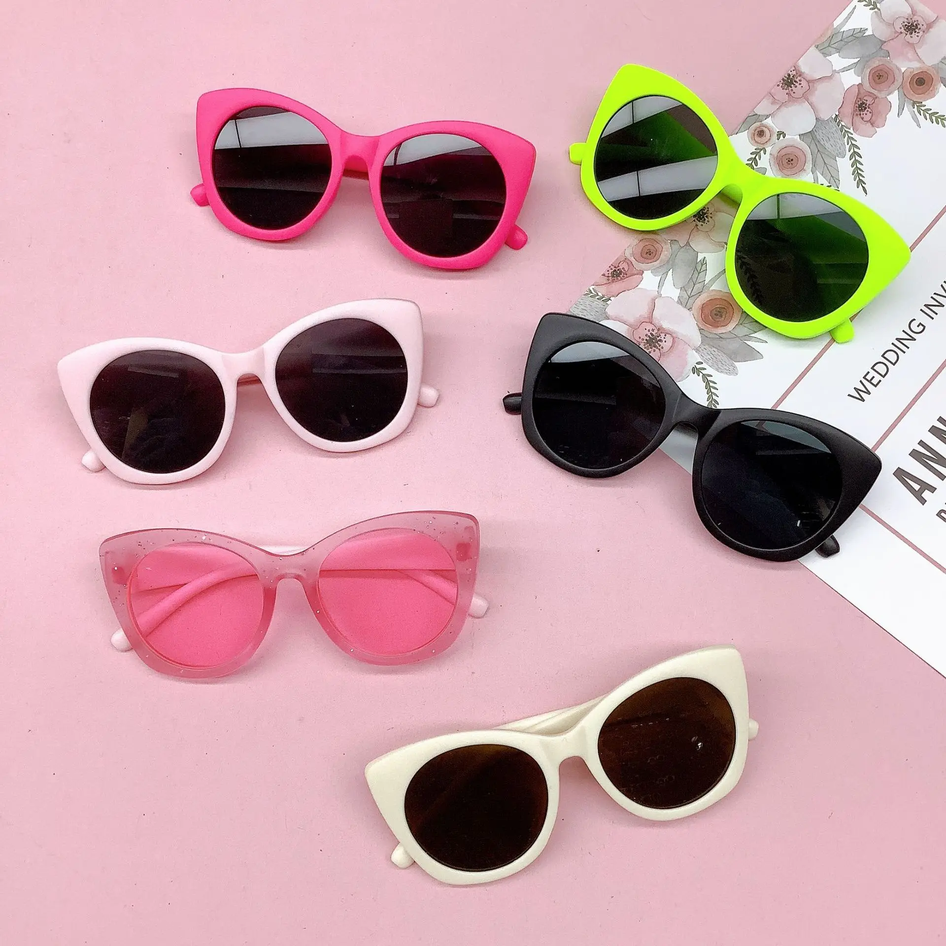 RTS 2024 new Baby sunglasses new trend Cute Girls Funny Party Cat Eye Kids Sunglasses UV protection for girl kids