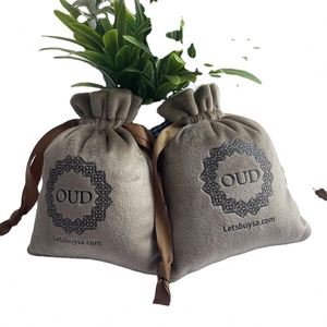 Sac cadeau en velours avec logo personnalisé, pochette en tissu de haute qualité, sac à bijoux en velours doux, sac à cordon en microfibre - Product Image 2