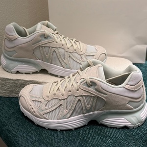 Zapatos casuales de diseñador con cordones, transpirables y cómodos, estilo deportivo, zapatillas de alta calidad para exteriores para hombre. - Product Image 1