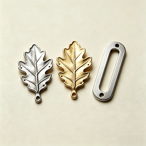 Étiquettes métalliques personnalisées pour vêtements, en alliage de zinc, avec logo de marque, pour vêtements et sacs, fabriquées par gravure - Product Image 1