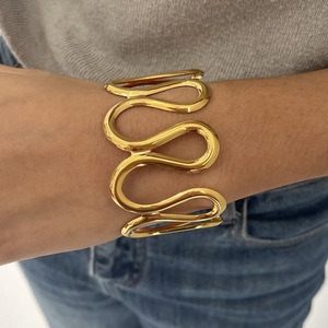 กำไลข้อมือสแตนเลสลายคลื่น เครื่องประดับสำหรับทุกเพศ ของขวัญจากเมืองอี้หวู่ - Product Image 3