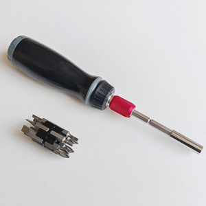 Jeu de 14 embouts de tournevis en acier au vanadium avec pointe magnétique, tige télescopique et cliquet à dégagement rapide rouge – Direct Usine - Product Image 4