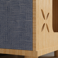 Arbre à chat à deux niveaux en bois massif Kate Paradise G avec 4 poteaux à gratter en sisal, perchoir supérieur plat, design découpé en X, 65 cm de hauteur