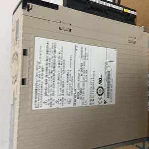 Servoaccionamiento Yaskawa SGDV-2R8A01A AC 220V para servomotores, fabricado en Japón - Product Image 3