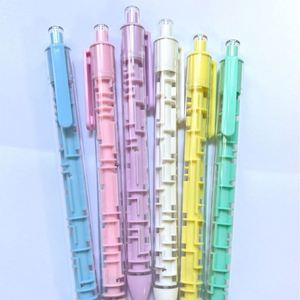 Bolígrafo laberinto multifuncional de plástico personalizado con botón pulsador, juego educativo para niños y bolígrafo promocional publicitario. - Product Image 4