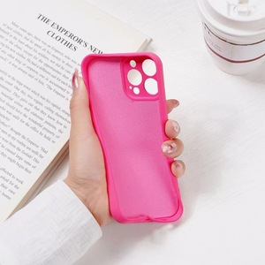 Funda de Silicona Líquida 2.0 para iPhone 15 - Estilo Original, Cobertura Total, Suave, con Acabado de Pulverización de Aceite que es Amigable con la Piel - Product Image 5