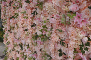 Toile <span class=keywords><strong>de</strong></span> fond murale rose artificielle, fleurs <span class=keywords><strong>de</strong></span> rose en soie au toucher réel, décoration <span class=keywords><strong>de</strong></span> mariage pour la Saint-Valentin, décoration élégante et douce pour les fleuristes - Product Image 6
