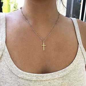 Collier pendentif croix en acier inoxydable plaqué or 18 carats, chic et raffiné pour tous les jours, hypoallergénique avec chaîne réglable - Product Image 5