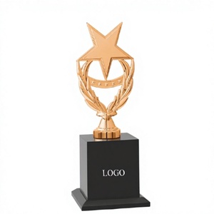 Trofeo ejecutivo premium diseñado para premios de liderazgo y programas de reconocimiento profesional, trofeo estrella con base negra. - Product Image 3