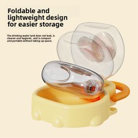 Vente en gros de bols portables pour animaux de compagnie Mangeoires Grande capacité Pliable Chien Tasse à eau extérieure Promenades en plastique Distributeur transfrontalier