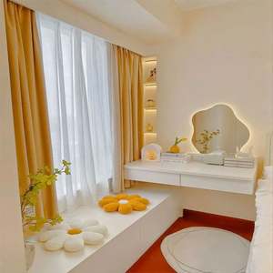 Commode de rangement en bois sur mesure pour baie vitrée, pour chambre à coucher - Product Image 1