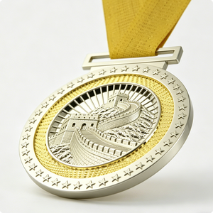Medalla Conmemorativa de Metal en Relieve 3D Personalizada, Recuerdo Chapado con Diseño de la Gran Muralla, para el Día Nacional, Coleccionable de Viaje - Product Image 1