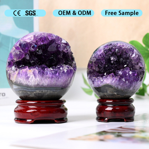 Sfera di Ametista Geode con <span class=keywords><strong>Sorriso</strong></span> Aperto, Pietre Curative di Alta Qualità, Lavorazione Artigianale Unica, Ideale come Regalo - Product Image 1