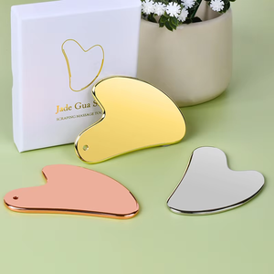 Massaggiatore Facciale a Forma di Cuore in Acciaio Inox 304 Oro e Nero di Qualità, Strumento per Massaggio Facciale in Metallo con Logo Personalizzato - Product Image 5