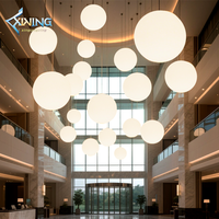 Plafonniers LED modernes et créatifs lustres en forme de boule pour la décoration de Noël de hall d'hôtel et de restaurant d'intérieur et d'extérieur IP65 évalué