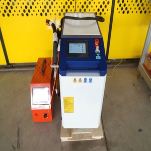 Soudeuse laser à main contrôlée par PLC pour plaques d'ustensiles de cuisine en acier inoxydable - Product Image 4