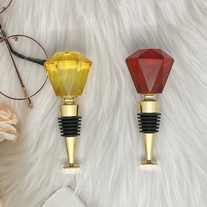 <span class=keywords><strong>Bouchon</strong></span> de bouteille de <span class=keywords><strong>champagne</strong></span> en cristal coloré <span class=keywords><strong>personnalisé</strong></span> en forme de diamant souvenir de <span class=keywords><strong>mariage</strong></span> en métal - Product Image 6