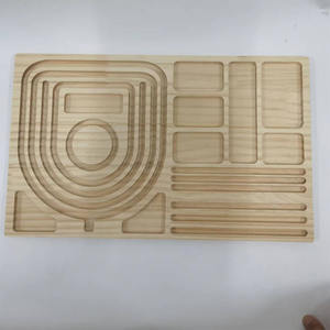 Plateau de perles en bambou en forme de U avec 3 canaux pour bijoux affichant des colliers et des bracelets Plateau de rangement en bois - Product Image 3