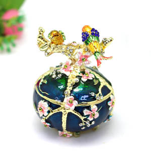 Металлическая шкатулка-сувенир в виде тукана из позолоченной эмали от производителя из Гуандуна для декора дома - Product Image 1