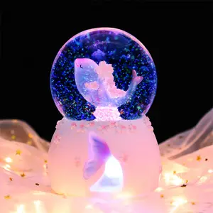 <span class=keywords><strong>Boule</strong></span> <span class=keywords><strong>de</strong></span> cristal <span class=keywords><strong>de</strong></span> natation <span class=keywords><strong>en</strong></span> forme <span class=keywords><strong>de</strong></span> dauphin, cadeaux, petits ours, musique, <span class=keywords><strong>boule</strong></span> <span class=keywords><strong>de</strong></span> <span class=keywords><strong>neige</strong></span> d'eau <span class=keywords><strong>en</strong></span> résine avec lumière Led, vente <span class=keywords><strong>en</strong></span> gros - Product Image 1