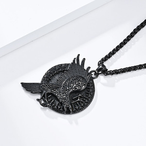 Colgante de cuervo vikingo nórdico, collar de acero inoxidable, joyería de regalo unisex - Product Image 4