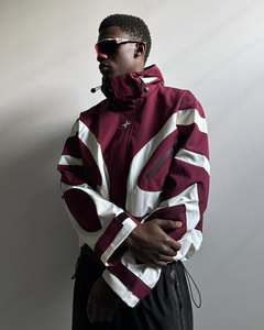 เสื้อแจ็คเก็ตกันลมผู้ชายแบบมีแผ่นผ้าต่อสไตล์ Urban Techwear คุณภาพสูง กันน้ำ ผลิตตามสั่ง ขายส่ง - Product Image 2