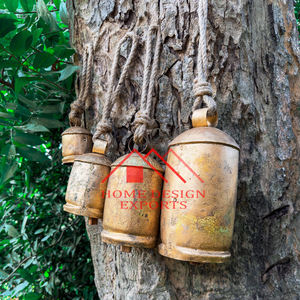 Campana de Navidad colgante de Hierro y Latón antiguo 2025 Acabado elegante para decoraciones navideñas - Product Image 2