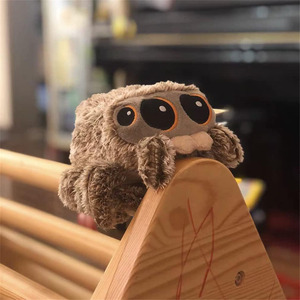 Vente en gros de mignonnes poupées araignées douces marron clair et moelleuses avec plusieurs pattes et yeux, jouets en peluche pour les fêtes, animaux sautant et araignée - Product Image 4