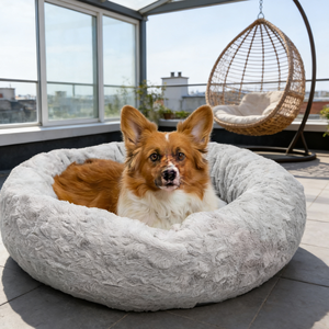 سرير الكلاب الأصلي المهدئ على شكل دونات، سرير حيوانات أليفة قابل للغسل من الفرو الصناعي الفاخر للقطط والكلاب الصغيرة حتى وزن 25 رطلاً. - Product Image 3