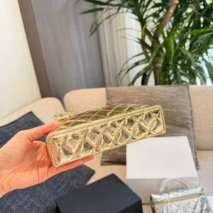 Sac à bandoulière de luxe haut de gamme authentique pour femme, de marque de créateur, couleur unie, avec fermeture éclair et chaînes, idéal pour l'été, l'automne et le printemps - Product Image 5