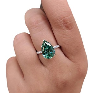 Anello dal Design a Goccia Elegante per Donne - Product Image 5