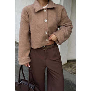 Veste courte de style universitaire pour femmes Belinda avec décoration patchwork, doublure en nylon rayé uni pour la saison printemps, automne ou hiver - Product Image 1