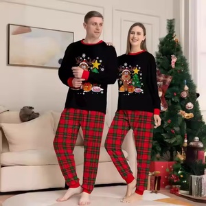 Nouvel ensemble de vêtements de Noël pour la famille, vêtements d'intérieur d'hiver, pyjamas de Noël à manches longues avec motifs de dessins animés, vente en gros - Product Image 3
