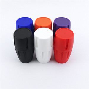 Child-Resistant Design Plastic Grinder Jar Mini Barrel-shaped 3 Part Manual Herb Grinder Smoking Accessories Tobacco Jars - Product Image 2