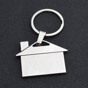 Porte-clés personnalisé <span class=keywords><strong>en</strong></span> métal <span class=keywords><strong>en</strong></span> forme de maison avec logo, pour agents immobiliers et banquiers hypothécaires - Product Image 4