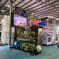 Simulateur de tir d'arcade intérieur à monnayeur avec pistolets lumineux colorés et écran HD, machine de divertissement pour centre de loisirs