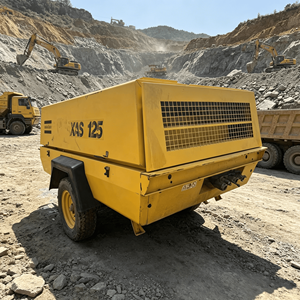 Compresseur d'air à vis diesel Atlas Copco XAS 125 d'<span class=keywords><strong>occasion</strong></span>, moteur CAT, 7 bars, 6,5 m/min, portable, refroidi par eau, pour l'exploitation minière et la construction - Product Image 6