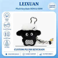 Porte-clés mignon en peluche mouton noir, poupée mouton en peluche douce et moelleuse, pendentif de sac en peluche dessin animé, crochet métallique en forme de cœur, cadeau pour sac à dos