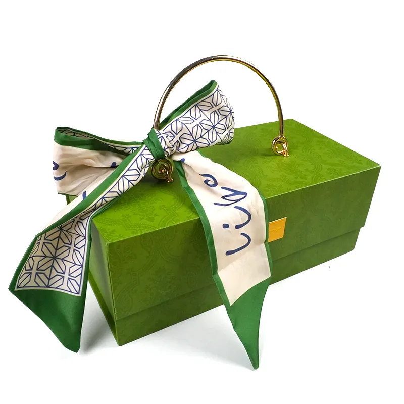 Private Label benutzer definierte Schmuck Geschenk verpackung magnetisch grün Luxus Geschenk Party Packs Magnet deckel Boxen mit Spitzen band und Metall