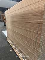 Panneau MDF mélaminé stratifié blanc chaud imperméable en titane de 3 mm à 25 mm pour meubles de cuisine